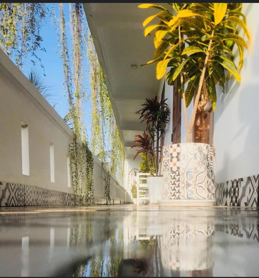 Lagi 1001 Nights Hotel エクステリア 写真